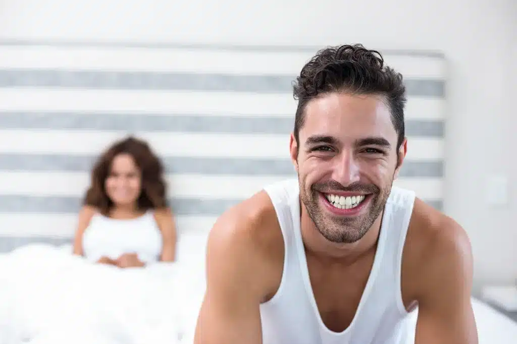 Homem feliz de concluir os tratamentos para Disfunção Erétil no Médico na Net