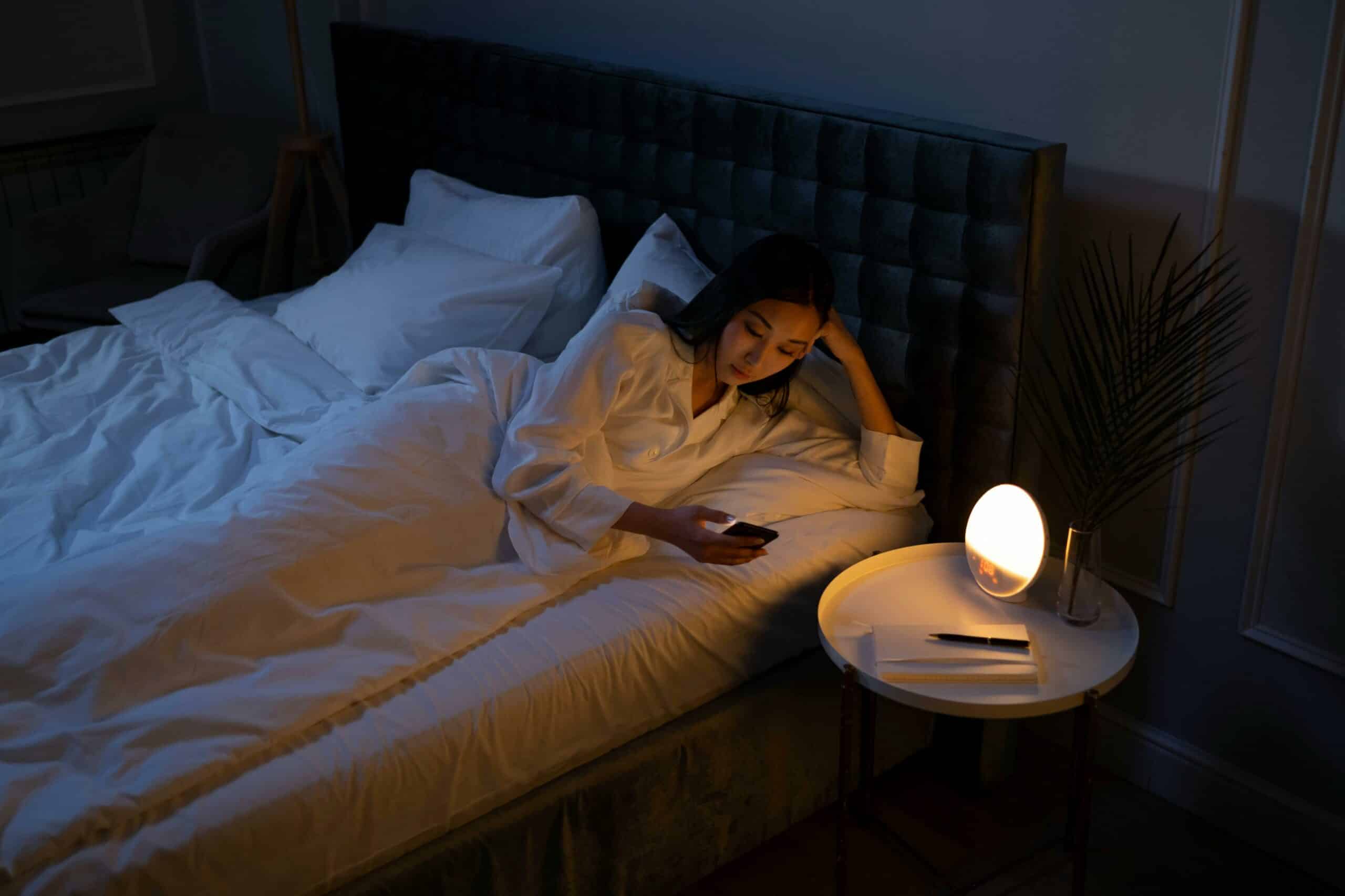 Insomnia: definition, types, causes, diagnosis, treatment and FAQ